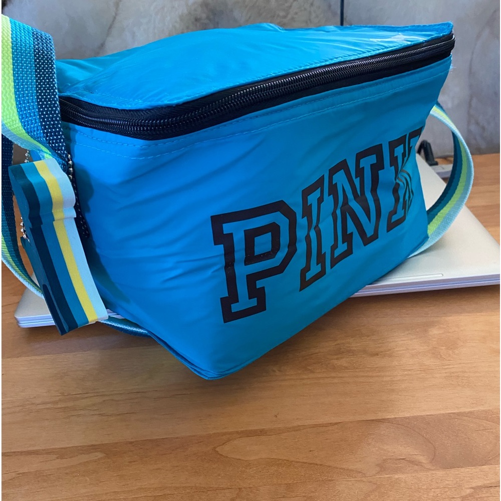 NWOT Mini Beach Cooler With PINK Dog Key Chain